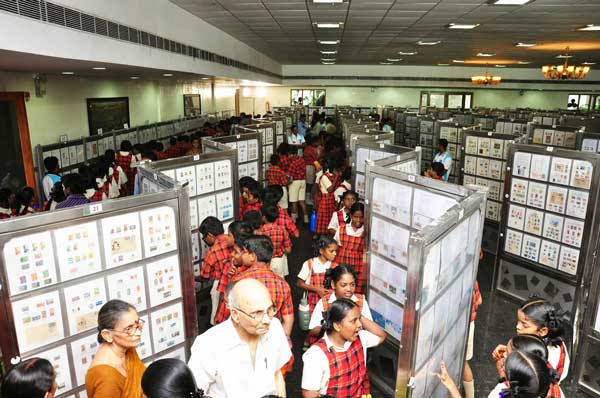 APPEX-2014, Students viewing philatelic exhibits
